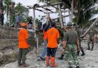 Jumat Bersih di Pesisir Waropen, Prajurit Yonif TP 860/NSK dan Warga Bersatu Rawat Lingkungan Pantai