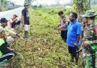 Babinsa dan Bhabinkamtibmas Bersama Warga Kompak Kerja Bakti Bersihkan Lingkungan