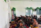Prajurit Yonif TP 860/NSK Bersihkan Masjid dan Sholat Jumat Bersama Warga di Waropen