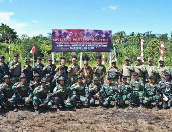 “Merajut Kebhinnekaan dan Persatuan” Kuali Merah Putih Bobon Santoso Satukan Warga Perbatasan